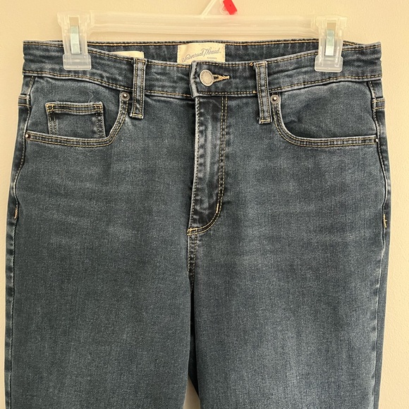Universal Thread High Rise Bootcut Jeans - Picture 3 of 6